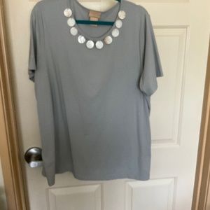 XXL Grey top with neckline shells